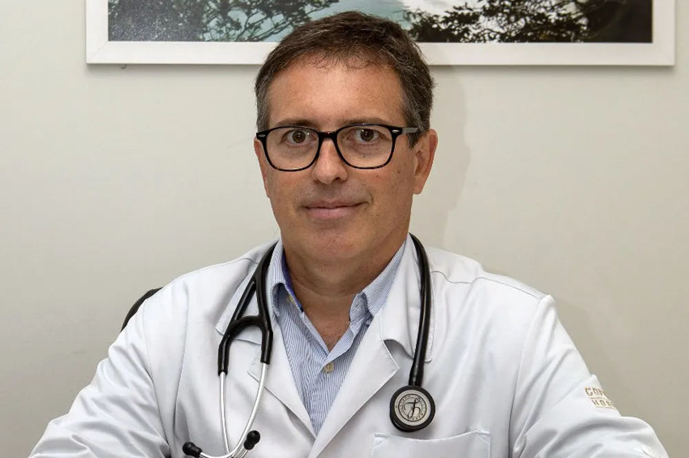 Dr. Cláudio Moreira, cardiologista em Copacabana